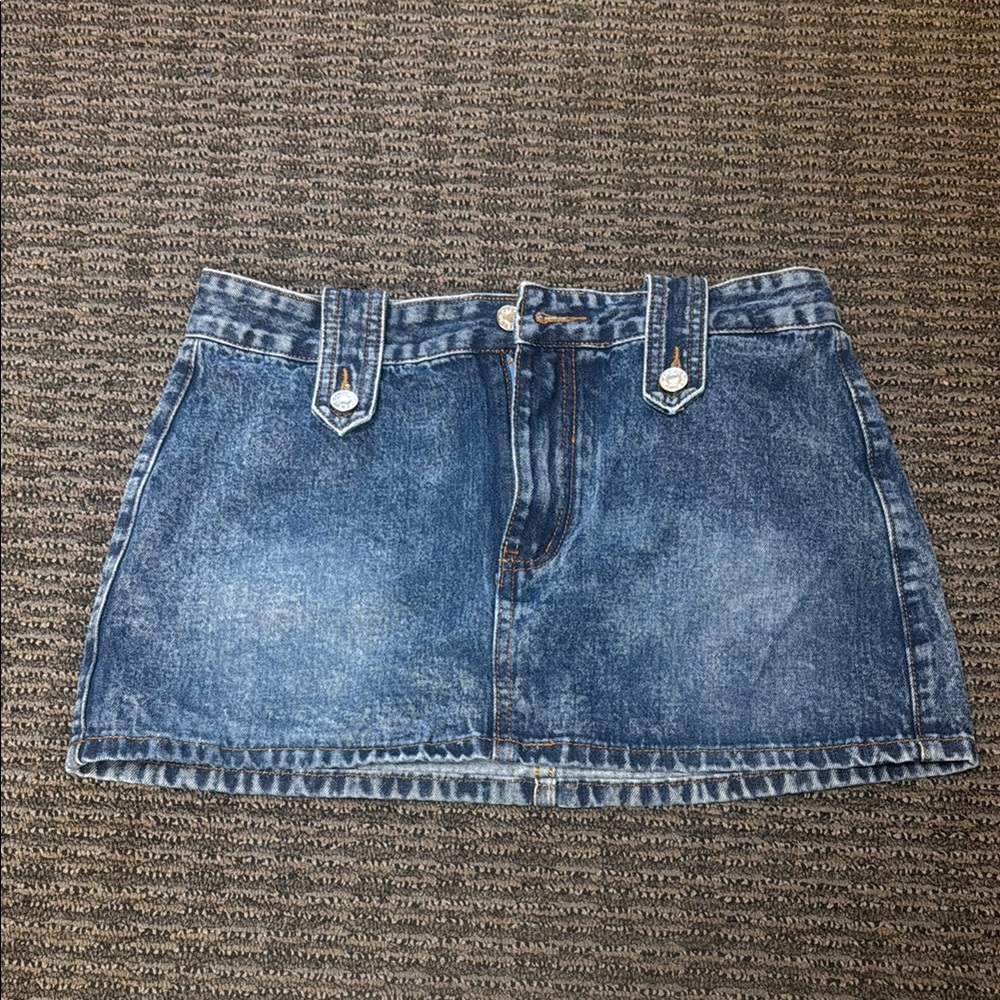 SOLD - Picture 1 of 2